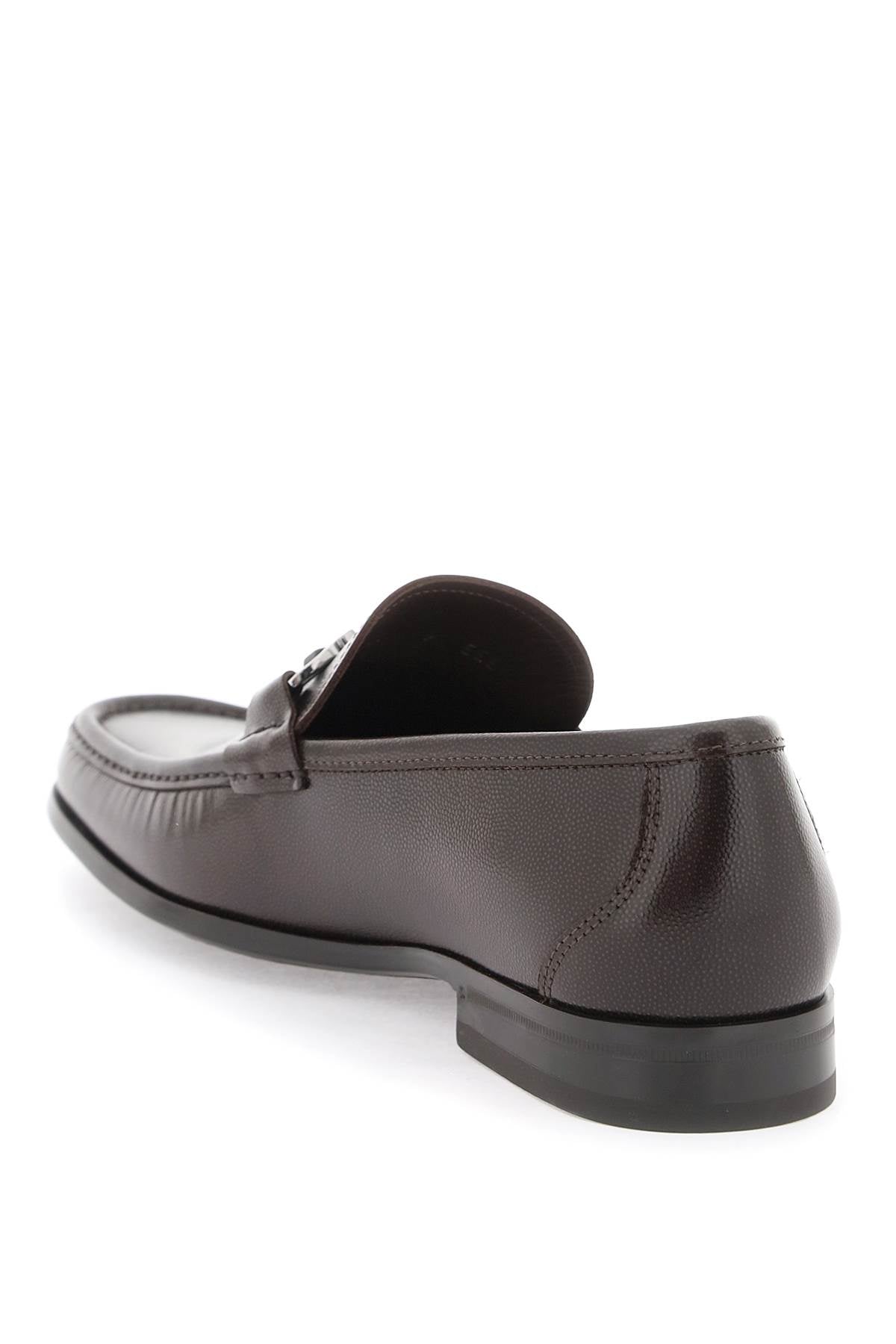 精選SS24男生皮革麂皮鞋 - 平滑棕色鑲有金屬Gancini鉤飾