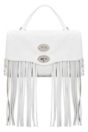 スタイリッシュな白のレザーハンドバッグ：取り外し可能なフリンジとシルバー金具付き - SS24