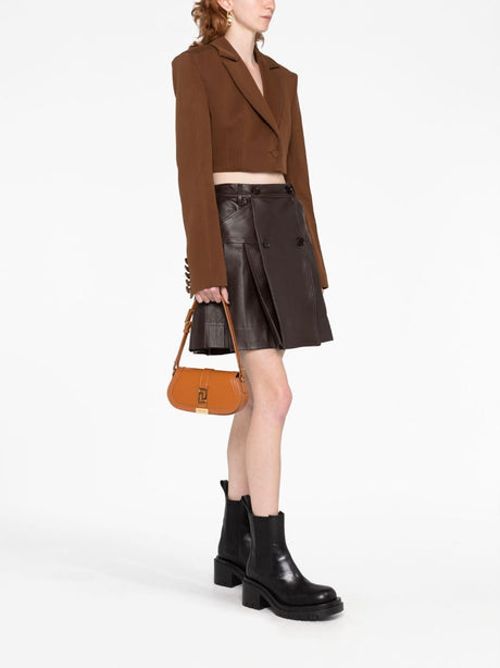 时尚女性必备：FW23系列的豪华真皮手提包