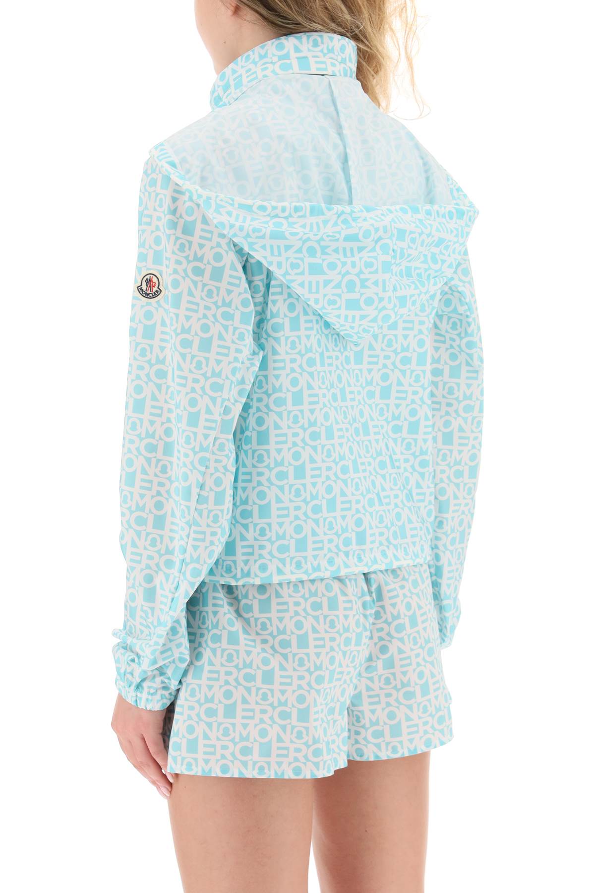 Áo khoác Alose nylon xanh nhạt với họa tiết logo Moncler dành cho phụ nữ