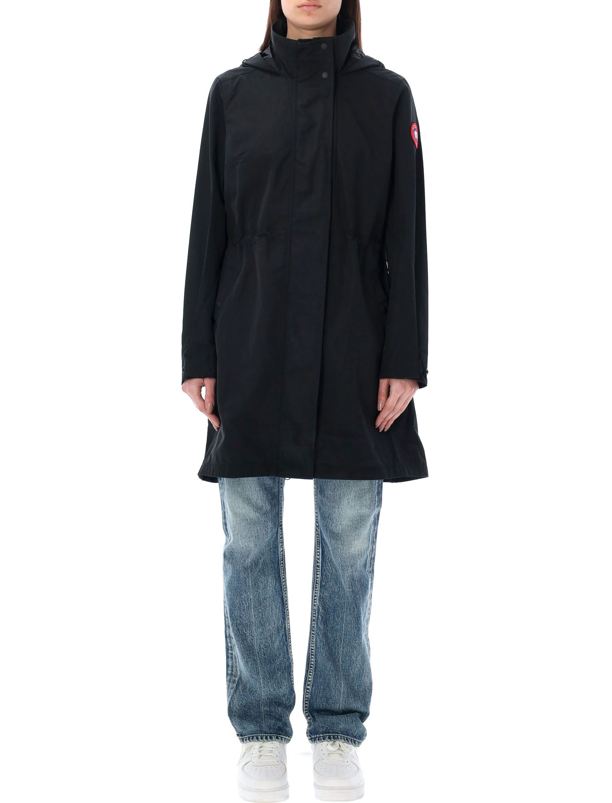 黑色伯卡拉夹克，可调节防护帽和反光细节