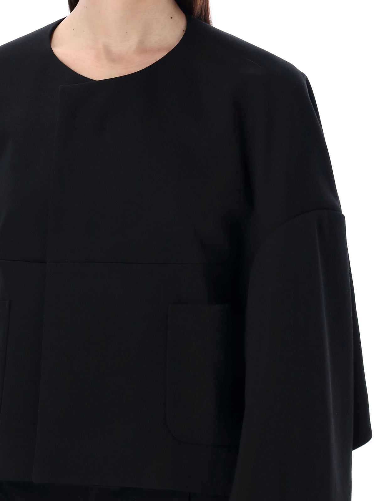 獨特設計的黑色羊毛短外套