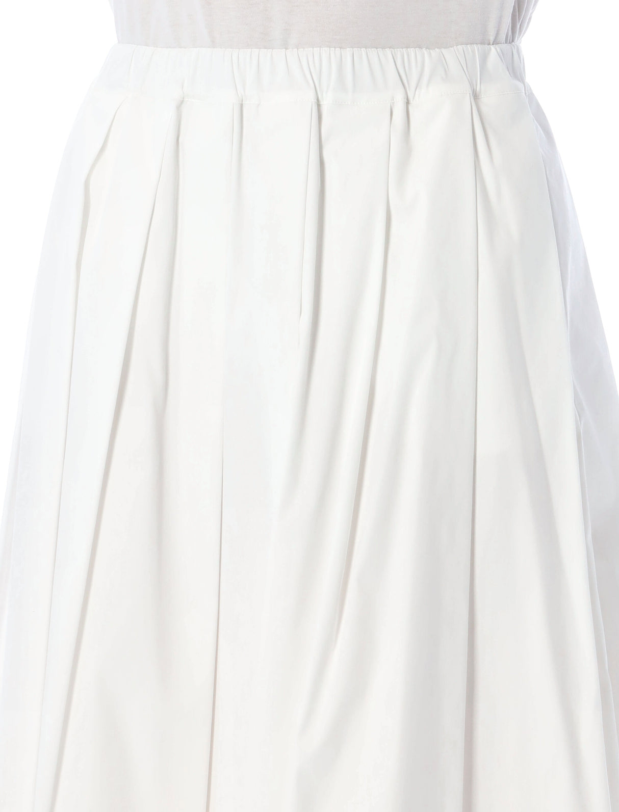 女性向け白のエレガントなプリーツスカート（SS24）