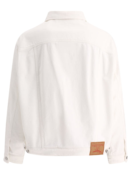 メンズ用白デニムジャケット（V字ラバーディテール付き） - SS24コレクション