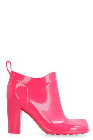 粉红色潮流短靴-橡胶钉底，方头设计