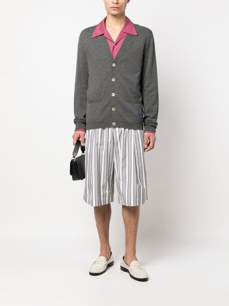 男士原色卡絲米長袖羊毛背心，為ss23季節時尚升級
