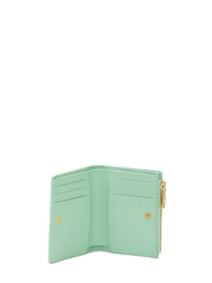 BOTTEGA VENETA Exquisite Green Raffia Zipped Wallet with Golden Hardware for Women
