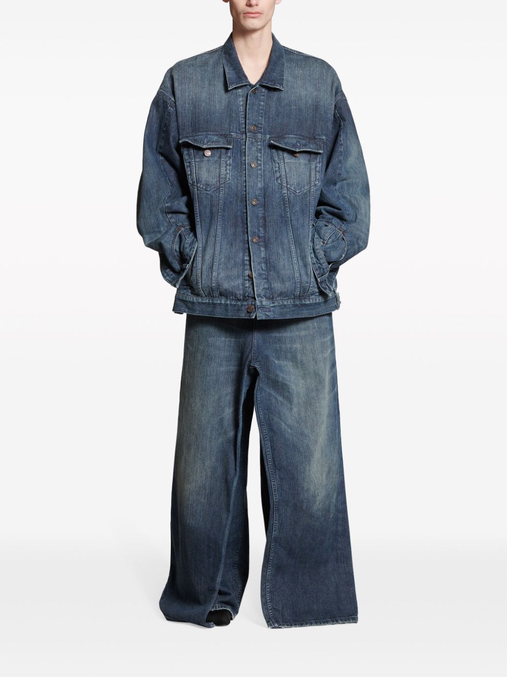 經典釦扣設計帶前袋的藍色寬鬆牛仔外套