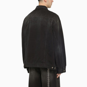 黒のデニムジャケット（男性用サイズ付きステッカー付き）