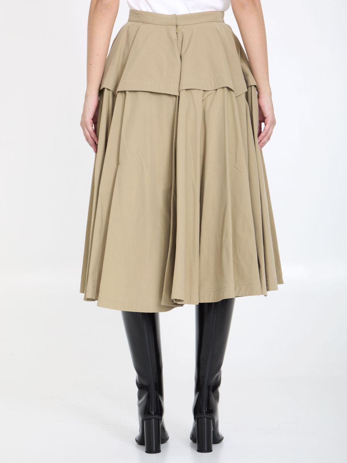 Chân váy A-Line màu cát từ chất liệu bông kỹ thuật compact cho phái đẹp