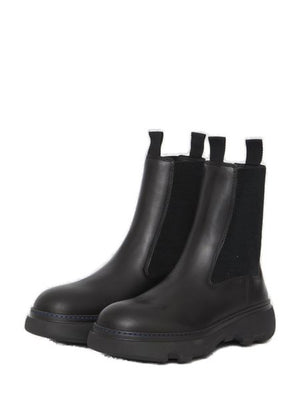BURBERRY Elasticated-Panel Leather Chelsea Boots for Men in Black (Fall/Winter 2023)