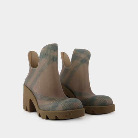 BURBERRY Chic Neutral Ankle Boots for Women