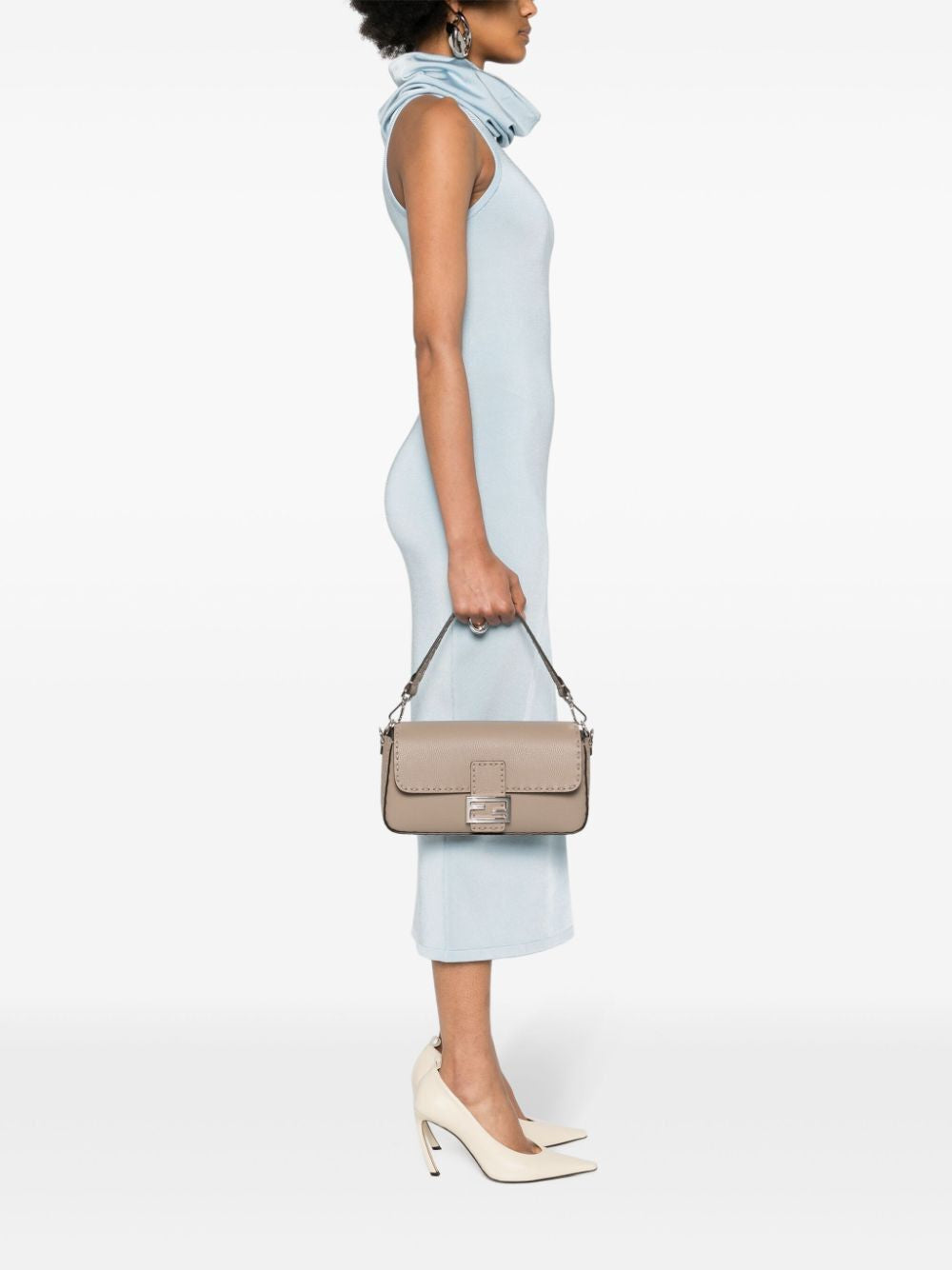 豪華なコルダパールハンドバッグ：スタイリッシュな女性におすすめの新作バケットバッグ