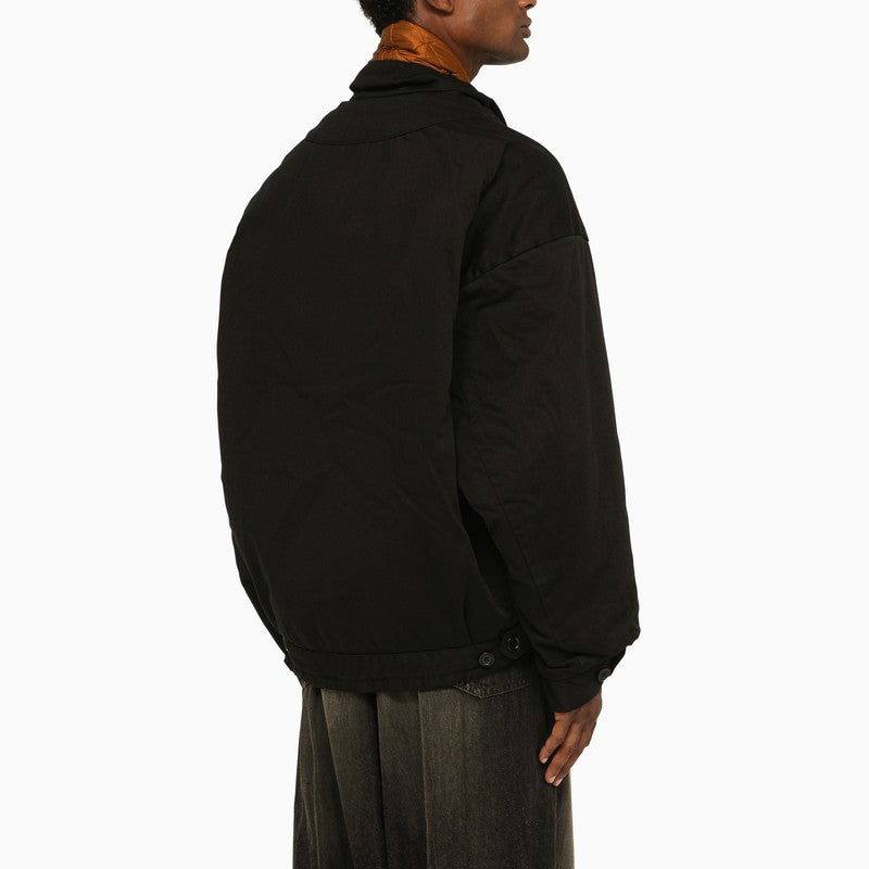 Áo khoác dày nam màu đen với chi tiết chấm kẻ