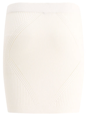 永恒的白色针织裙 - 2024 FW23 系列