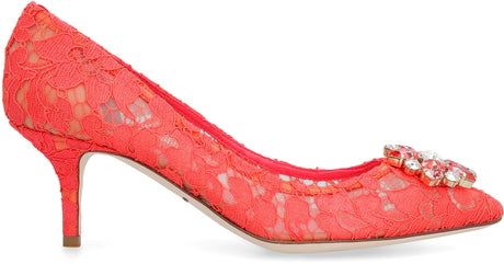美女们必备的华丽红色蕾丝浅口鞋，镶有闪亮的水晶花形饰花