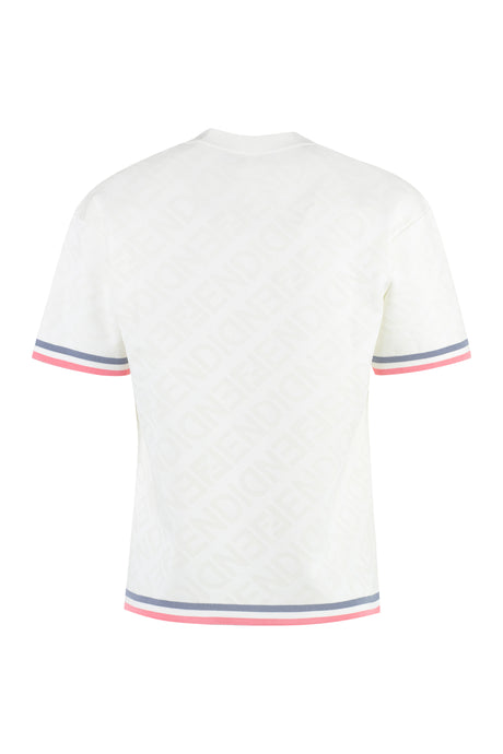 女性向けオリジナル：コントラストエッジと全体にFendiロゴのある白いジャカードニットTシャツ