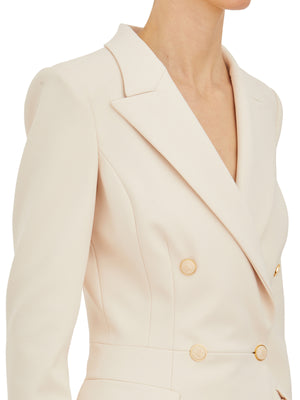 典雅雙排扣裙外套，內裡附有品牌標誌的緞面內襯，女士適用米白色