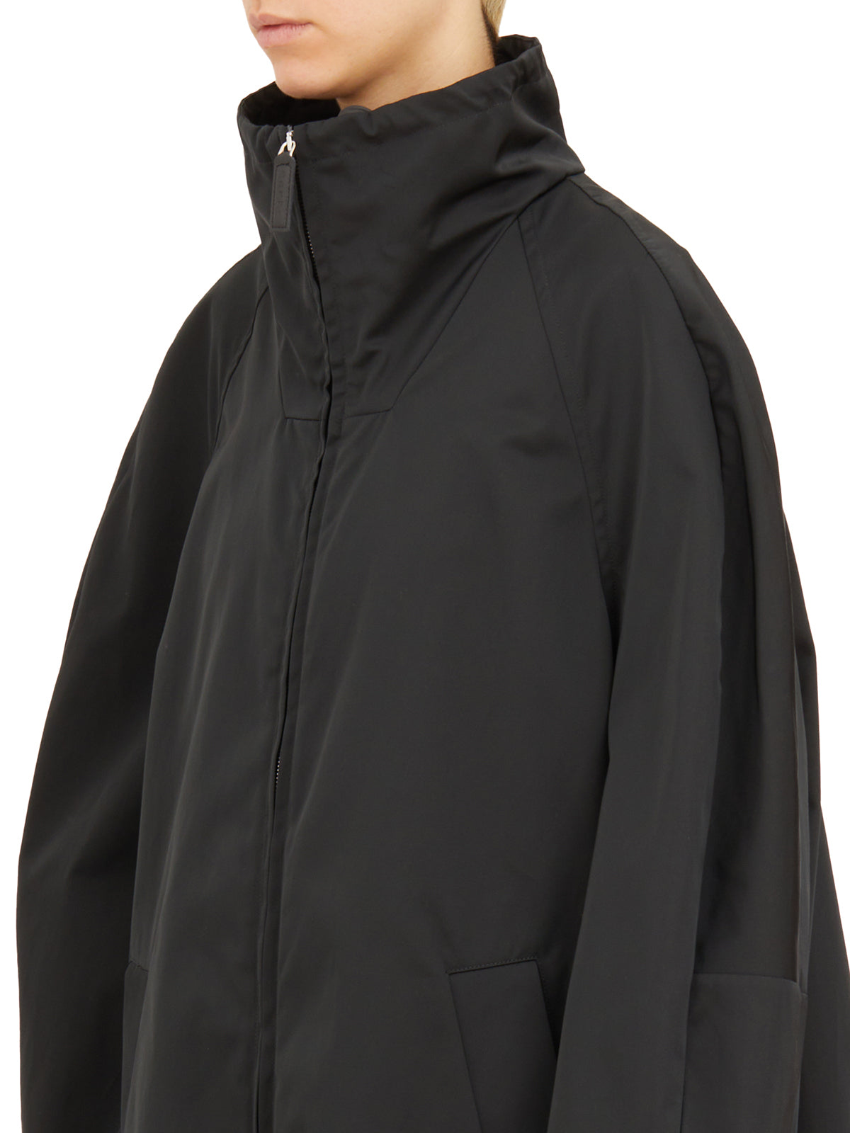 女性向けブラックパーカージャケット-SS24コレクション