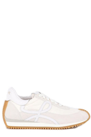Phiên bản mới: Flow Runner Sneakers trắng dành cho phụ nữ - Bộ sưu tập SS24