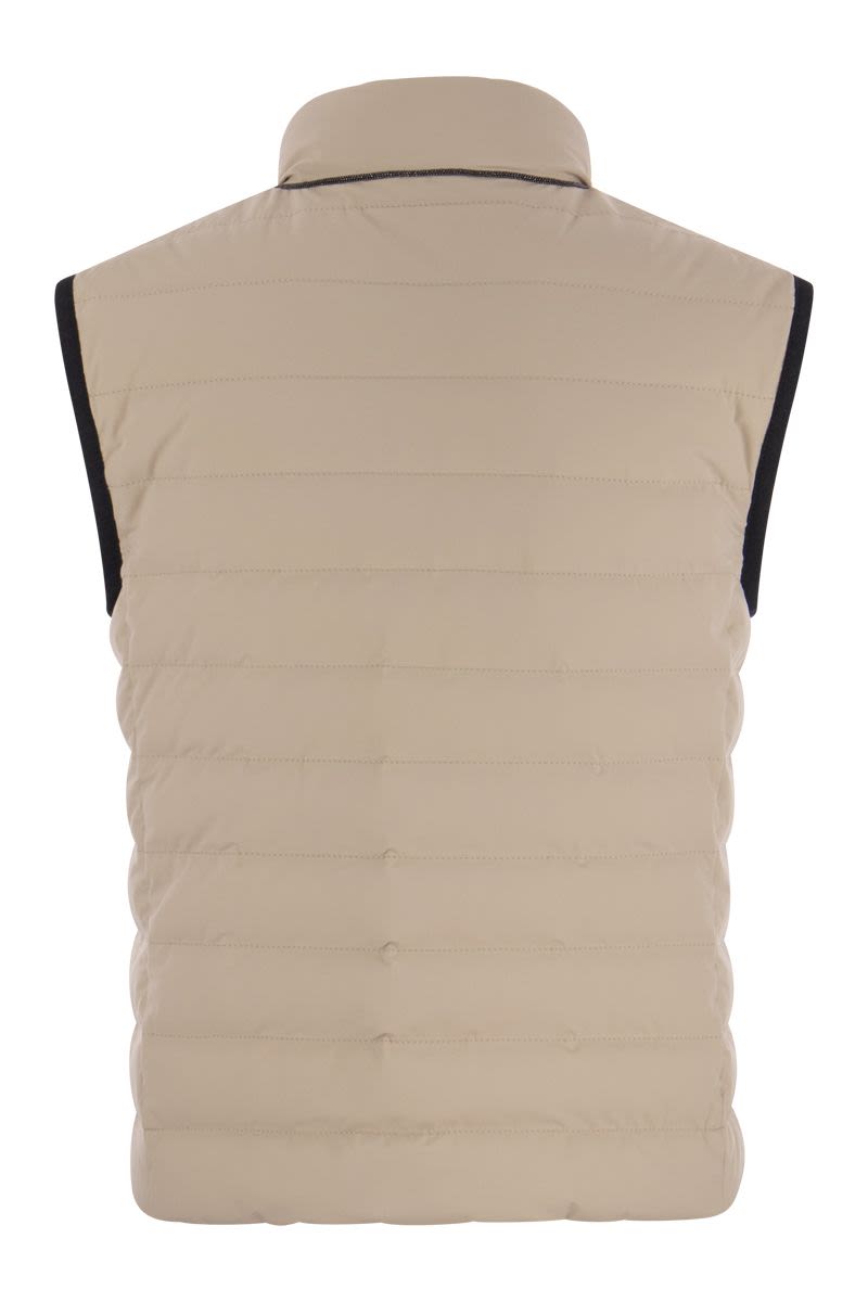 BRUNELLO CUCINELLI Luxurious Sleeveless Down Jacket with Feminine Details, Perfect for Fall and Winter