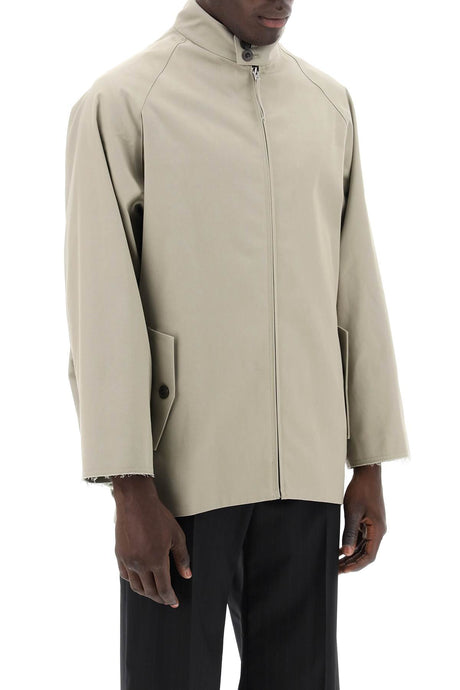 男士沙色風衣外套，獨特細節設計
