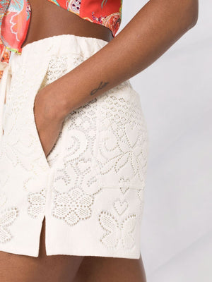 Quần short bông nhung mềm cho phụ nữ từ thương hiệu Valentino phiên bản Xuân Hè 2022